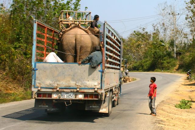 Project Phongsali 2011: Finally underway, we make slow time but enjoy sights and scenery.