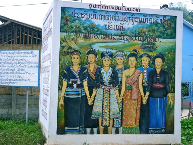 Project Phongsali 2011: At school event we count participants from eighteen different ethnic groups.